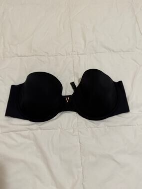Victoria’s Secret Strapless Multi-Way Bra – Black Push-Up (36C)